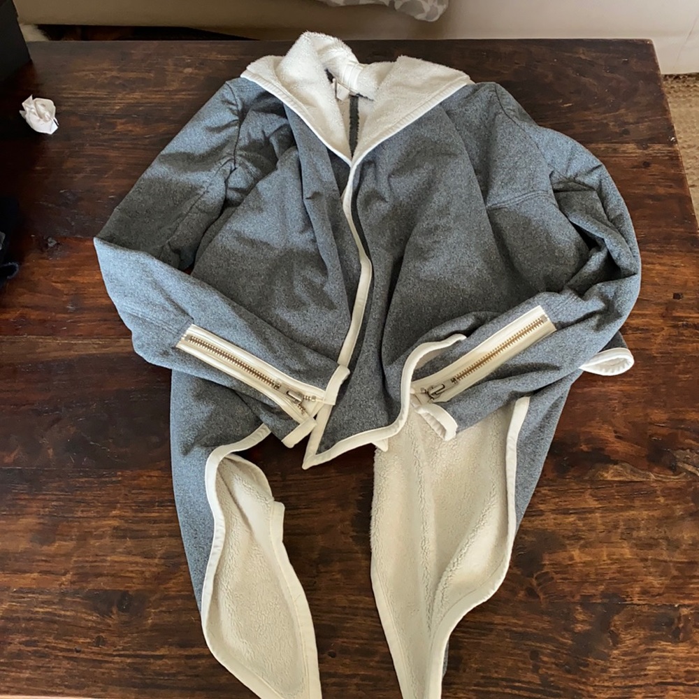 Lululemon sweatshirt